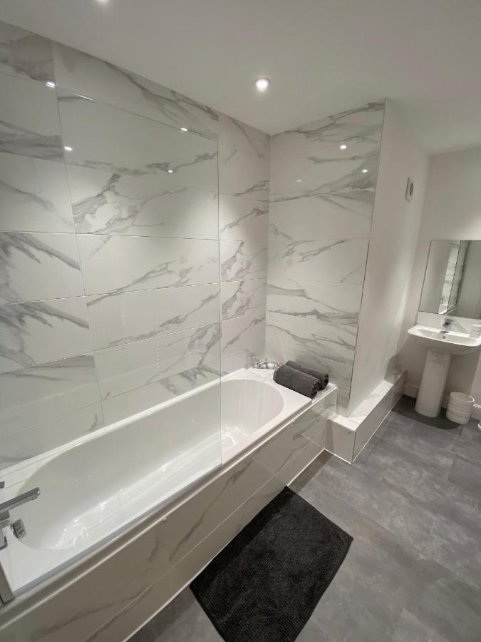 High Street Stylish City Centre Apartment, 2 Bed パース エクステリア 写真